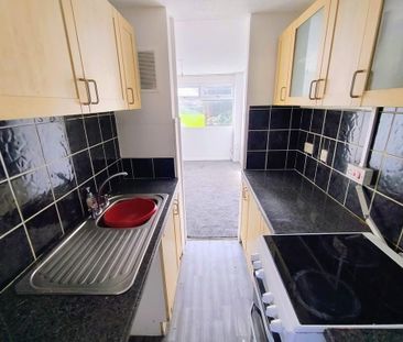 1 bedroom ground floor flat to rent - Photo 3