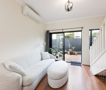 SURE TO IMPRESS! - Photo 2