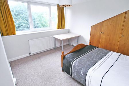 4 bedroom terraced house to rent - Photo 5