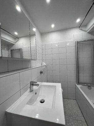 Wohnen im Kaiserviertel, helle neu renovierte ca. 81 m² Wohnung im 4. OG! - Photo 1