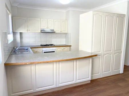 “WALKING DISTANCE TO STATION & SHOPS!!!” - Photo 2