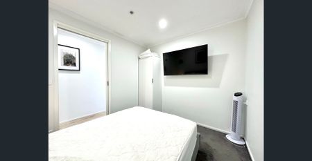 FURNISHED FLOORBOARD ONE BEDROOM APARTMENT AVAILABLE IN 139 LONSDALE STREET, MELBOURNE CBD !!! - Photo 4