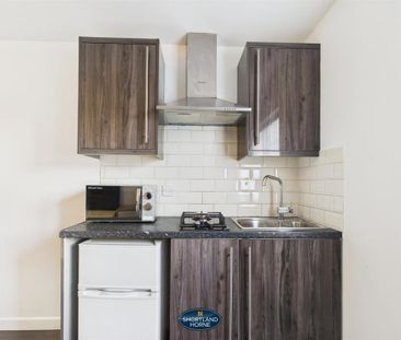 Studio to rent - Photo 2