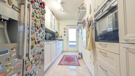 Appartamento di prestigio con piscina condominiale e panorama mozzafiato - Foto 2