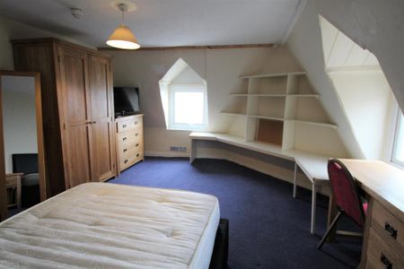 4 bedroom block of apartments to rent - Photo 4