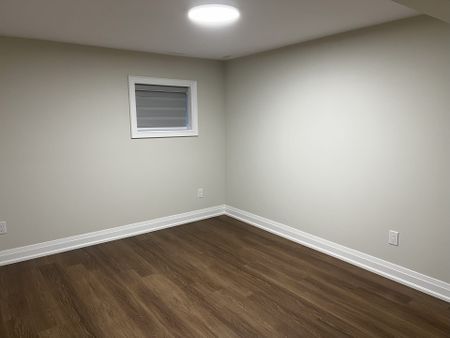 For Lease - 69 Hutcherson Square, Toronto, Ontario - Photo 2