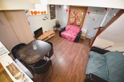 4 bedroom House in Harold Mount, Leeds - Photo 3