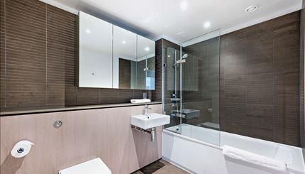 3 bedroom flat to rent - Photo 5