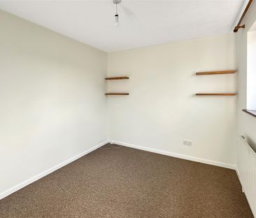 A end of terrace, smartly presented two bedroom house located just ... - Photo 5