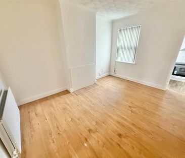 3 bedroom terraced house to rent - Photo 6