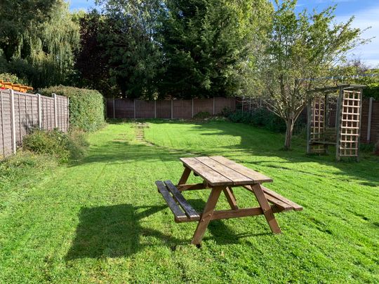 Applegarth Avenue - Photo 1