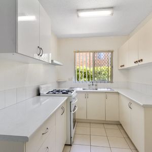 2/161 Muir Street, Labrador QLD 4215 - Apartment For Rent | Domain - Photo 2