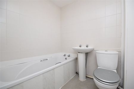 46, Bawn Drive, Leeds, West Yorkshire, LS12 5QN - Photo 3