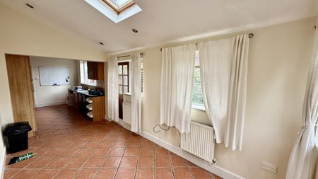 3 bedroom house to rent - Photo 3