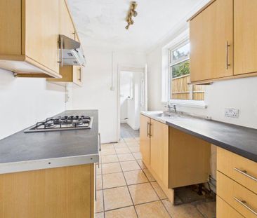 2 bedroom semi-detached house to rent - Photo 5