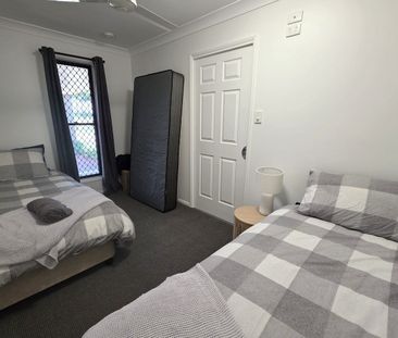 FULLY FURNISHED TIDY UNIT - Photo 2