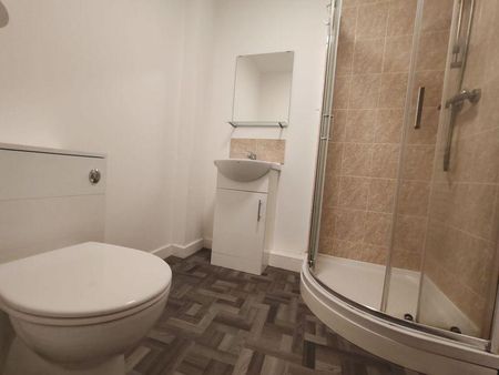 3 bedroom apartment to rent - Photo 2