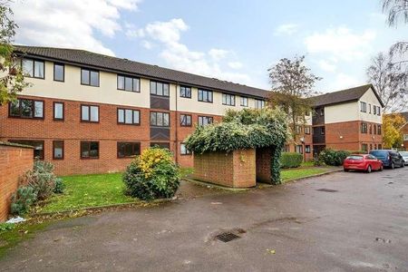 Scotts Avenue, Sunbury On Thames, TW16 - Photo 5