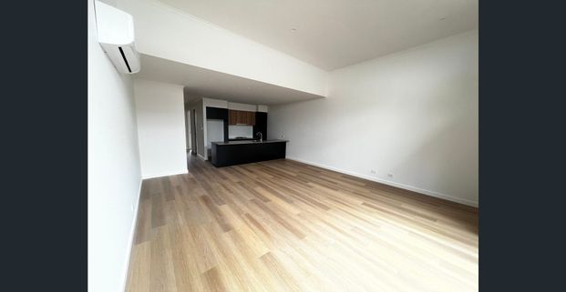 Modern Townhouse in Tonsley - 10 Florence Lane - Photo 1