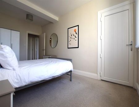 1 Bedroom Apartment To Let - Photo 4