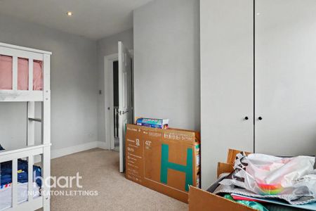 3 bedroom semi-detached house to rent - Photo 4