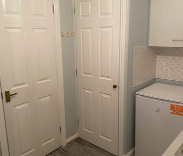 1 Bed Flat, Rothesay Court, SE6 - Photo 5