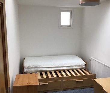 3 bedroom apartment to rent - Photo 6