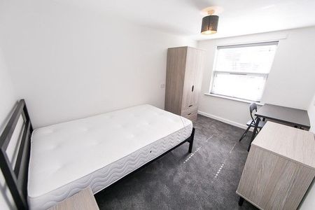 Hartley Crescent, Leeds - Photo 4