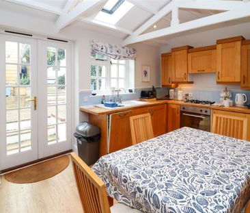 Captains Cottage, Bude Street, Appledore - Photo 4