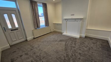2 bed Terraced - To Let - Photo 3