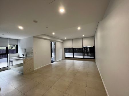 Two Bedrooms apartment with multipurpose Room plus Study Area Premium Apartment in the Heart of Mascot - Photo 2