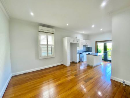 37 Laman Street, Cooks Hill - Photo 3