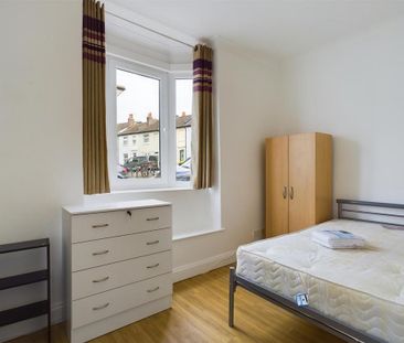 5 bedroom terraced house to rent - Photo 4