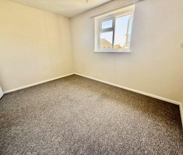 2 bedroom end of terrace house to rent - Photo 5