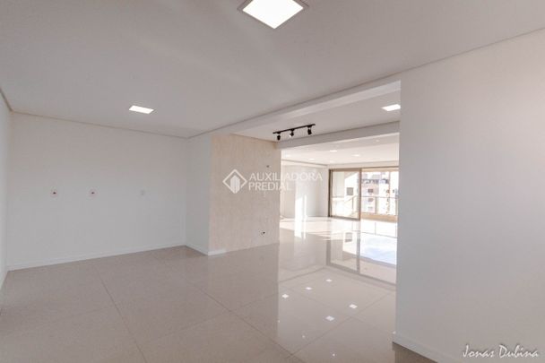 Apartamento com 3 quartos e 166m² para alugar em Centro, Canoas. - Photo 1