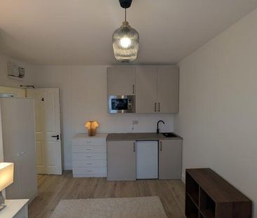 Studio to rent - Photo 6
