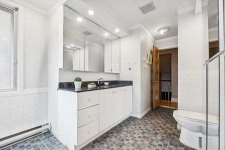 Maison de plain-pied à louer - Laval (Chomedey) (Autres) - Photo 2