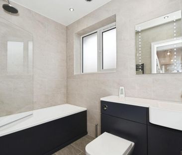 3 bedroom detached bungalow to rent - Photo 2