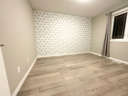 For Lease - 18 Hartfield Street, Ingersoll, Ontario - Photo 3