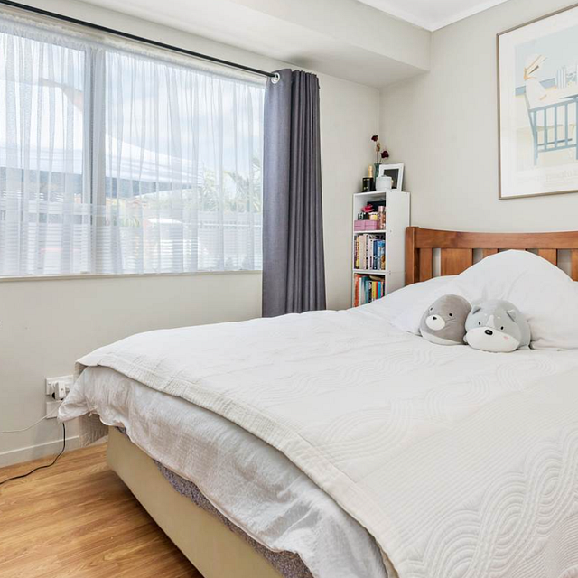 Cozy 2 bed, 1 bath with with a great garden space - Photo 1