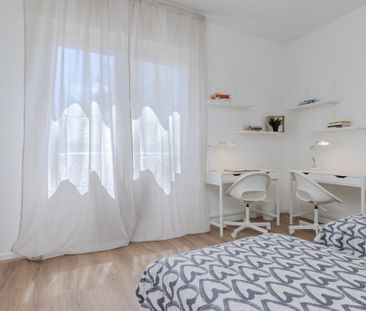 Via Cesare Cremonino, Padova, Veneto 35124 - Photo 1