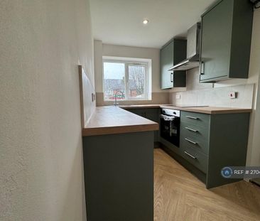 3 bedroom semi-detached house to rent - Photo 3