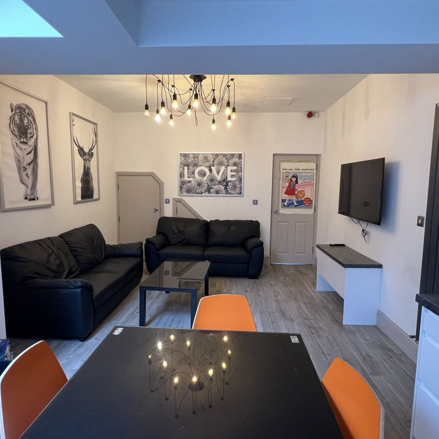 273 Dawlish Road - Photo 1