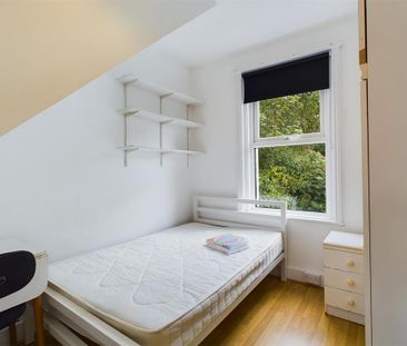 6 bedroom terraced house to rent - Photo 3