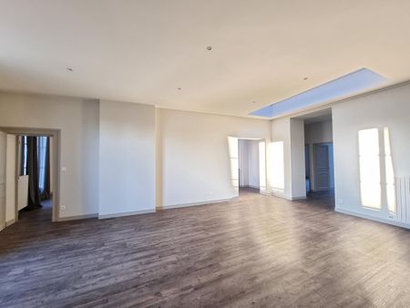 Location Appartement 3 pièces 122m² TOURS 37000 - Photo 2