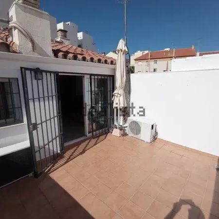 Alquiler de piso en Calle Cristina - Photo 1