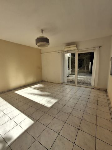 Location Appartement 1 pièce 64m² REALMONT 81120 - Photo 3