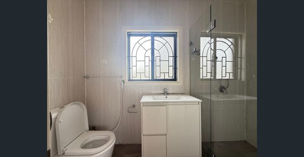 Three bedroom granny flat - Photo 1