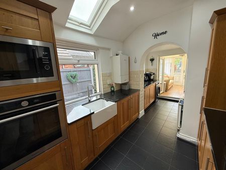 3 bedroom House To Let - Photo 2