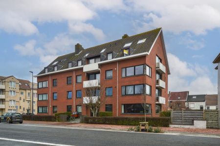 Vernieuwd appartement met 2 slaapkamers te huur te Oostende - Photo 2